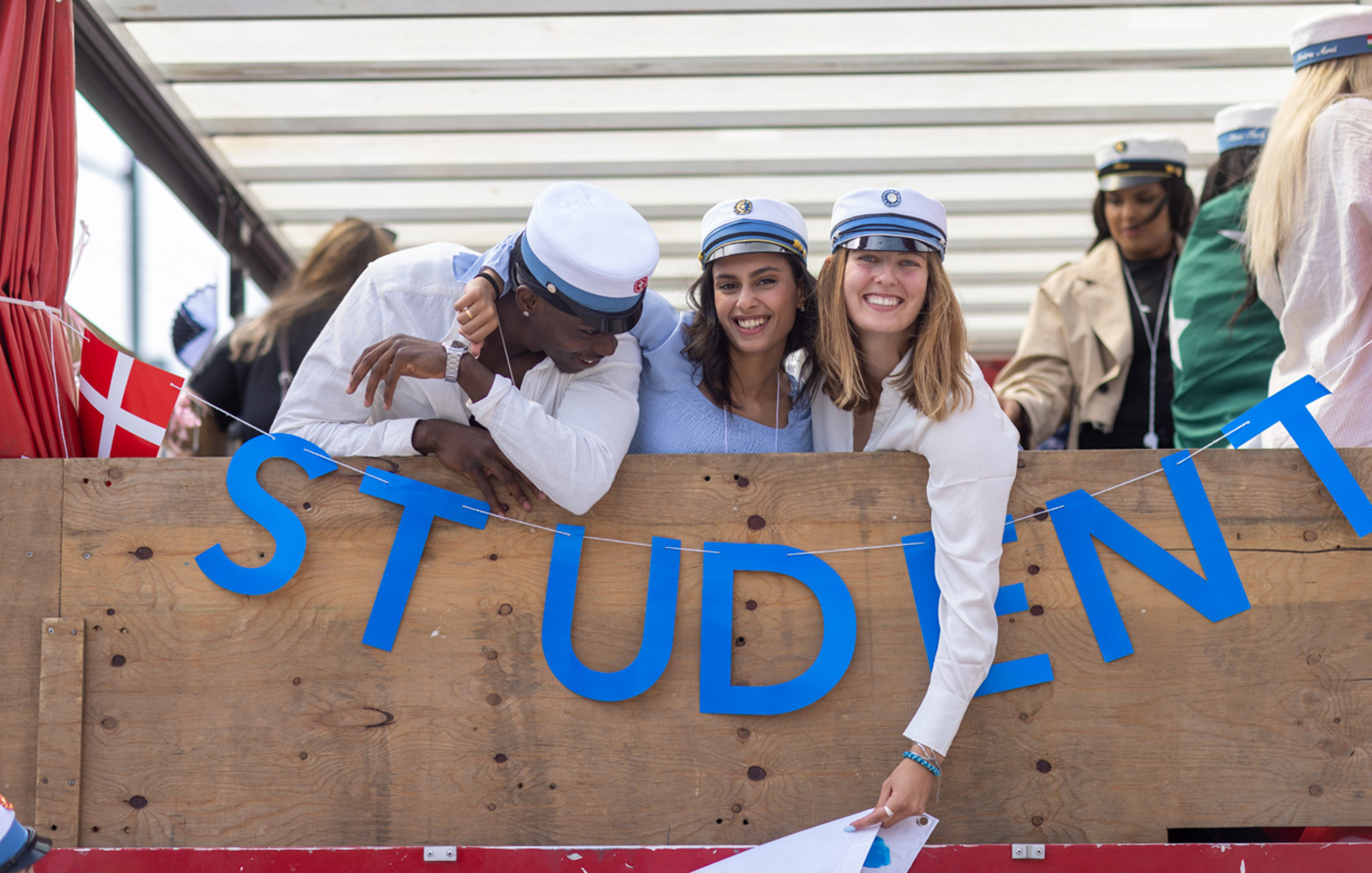 Billede af studentervogn med elever