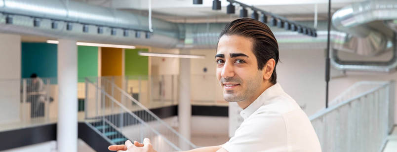 Billede af elev på den nye Hf-skole på Amager